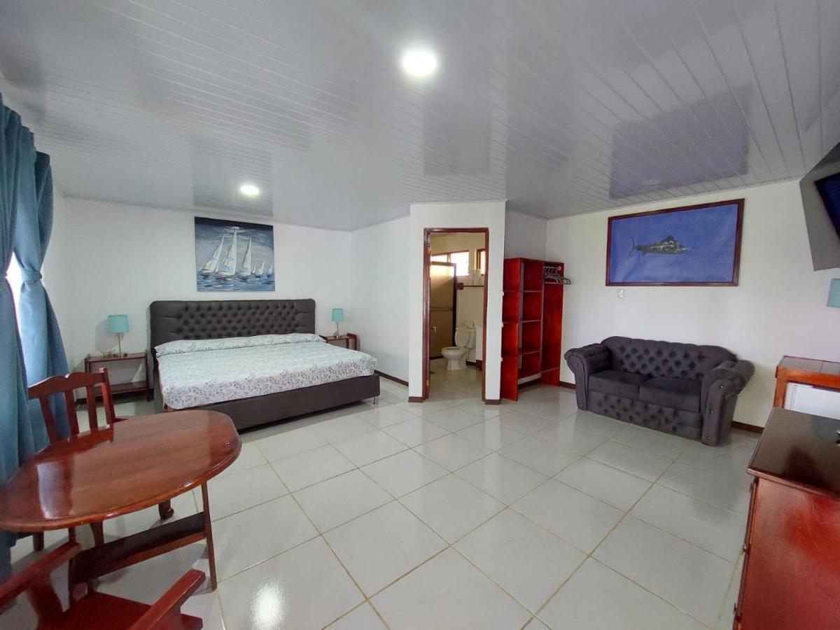 Hotel Pez Gallo Golfito Exterior photo